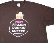 画像1: Dunkin' Donuts ダンキンドーナツ NEW FROZEN DUNKIN' COFFE 両面プリント コットンTシャツ チョコレート XL (1)