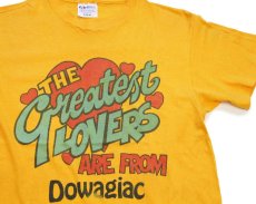 画像1: 80s USA製 Hanes THE greatest LOVERS ARE FROM Dowagiac ハート コットンTシャツ 濃黄 M (1)