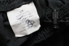 画像6: 15 米軍 U.S.ARMY ロゴ刺繍 APFU トレーニング ナイロンパンツ 黒 L/R★14  IPFU (6)