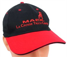 画像1: MACK LA CROSSE TRUCK CENTER マックトラック ロゴ刺繍 ツートン 切り替え コットンキャップ 黒×赤 (1)