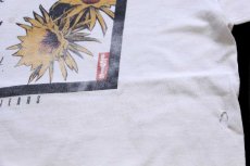 画像6: 90s USA製 LEVI'Sリーバイス メッセージ フラワー アート コットンTシャツ ボロ 白 (6)