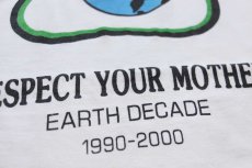 画像4: 90s USA製 RESPECT YOUR MOTHER EARTH DECADE 1990-2000 アート コットンTシャツ 白 L (4)