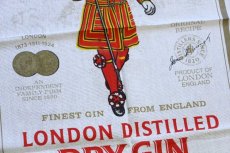 画像4: ビンテージ 英国製 BEEFEATER LONDON DISTILLED DRY GIN 染み込みプリント コットン タペストリー (4)