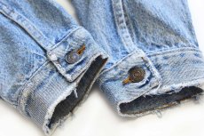 画像9: 90s USA製 Levi'sリーバイス デカパッチ ダメージ デニムジャケット 4ポケット (9)