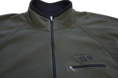 画像3: 90s USA製 MOUNTAIN HARDWEAR ロゴ刺繍 ハイネック ハーフジップ POLARTEC インナー フリース オリーブ M (3)