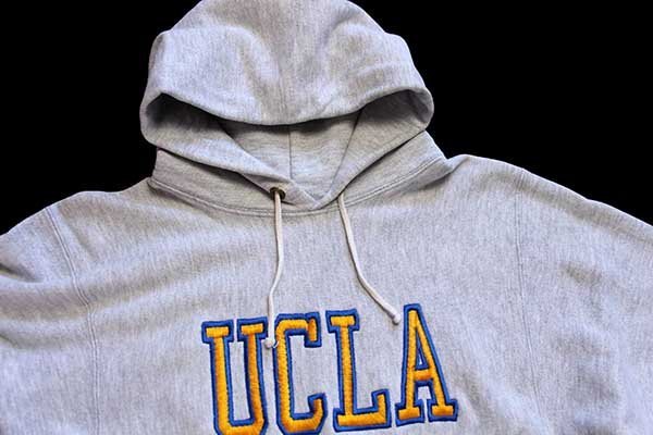 チャンピオン　パーカー　USA  UCLA  サイズＬ